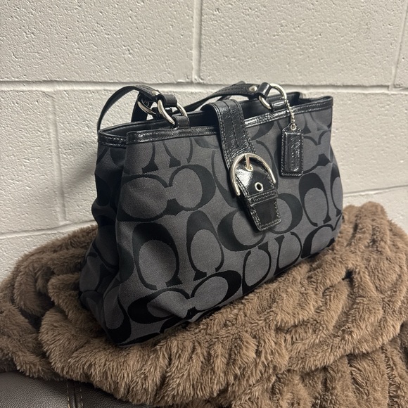 Coach Black Signature Tote Bag - Picture 1 of 7